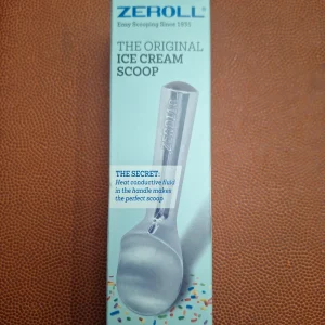 Zeroll Ice Cream Scoop with Unique Liquid Filled Heat 4-Ounce, Silver New